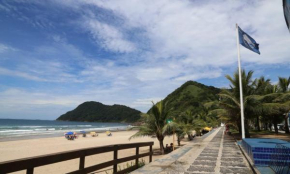 Apartamento praia do tombo Guarujá
